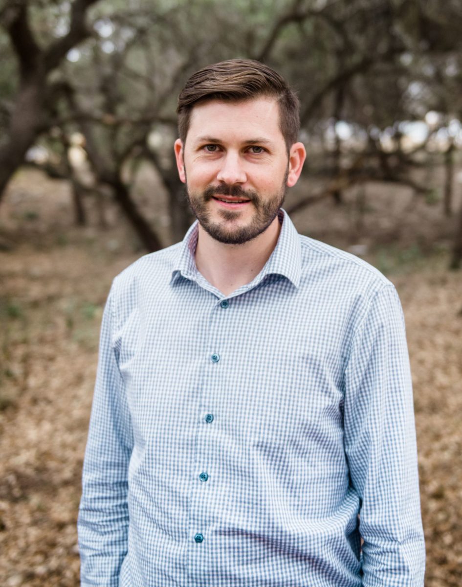 Boosting bifacial panel efficiency with albedo ground covers Field