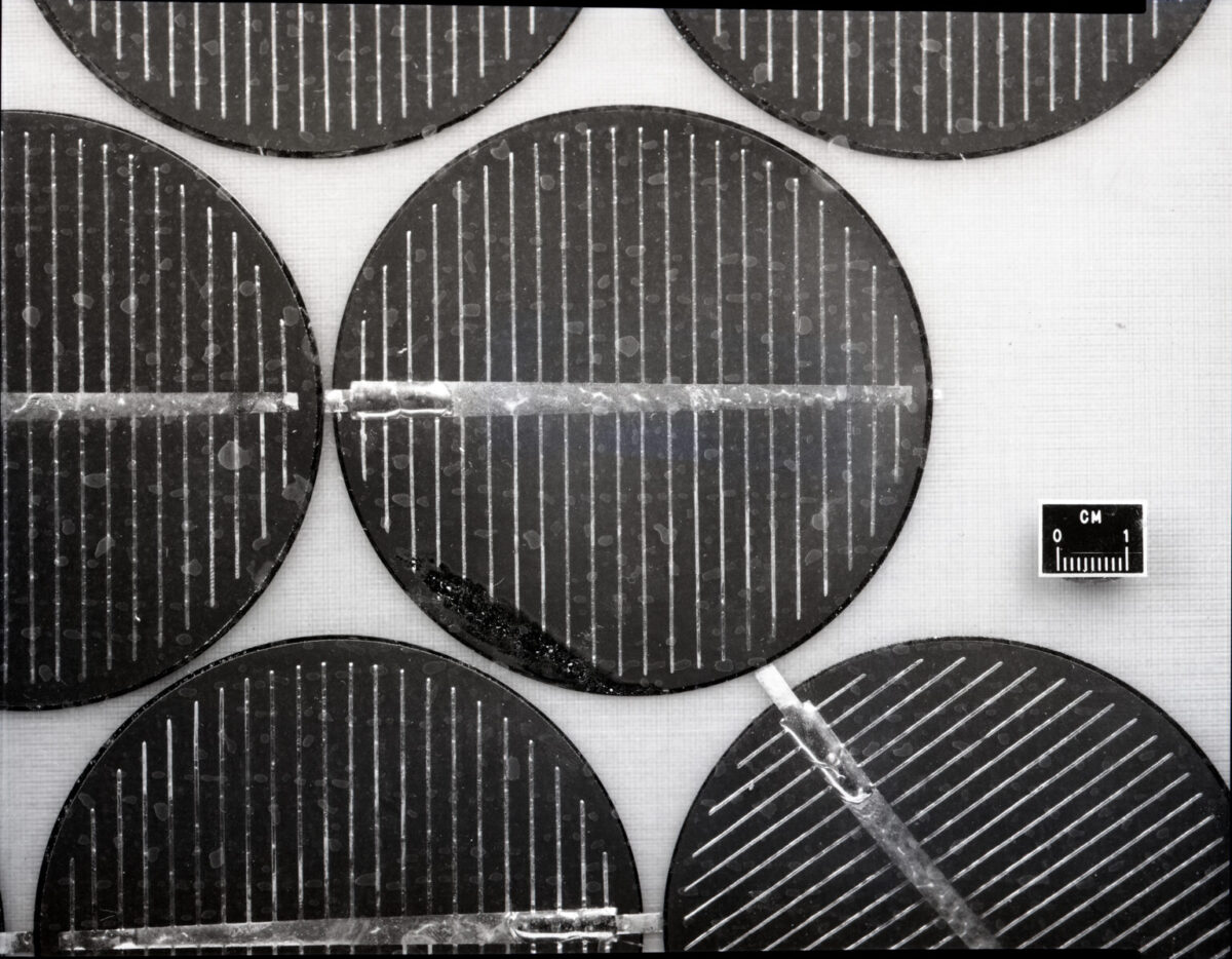 On April 25, 1954, U.S. researchers presented the first prototype of a usable solar module. The efficiency at that time was around 6%. A lot has happe