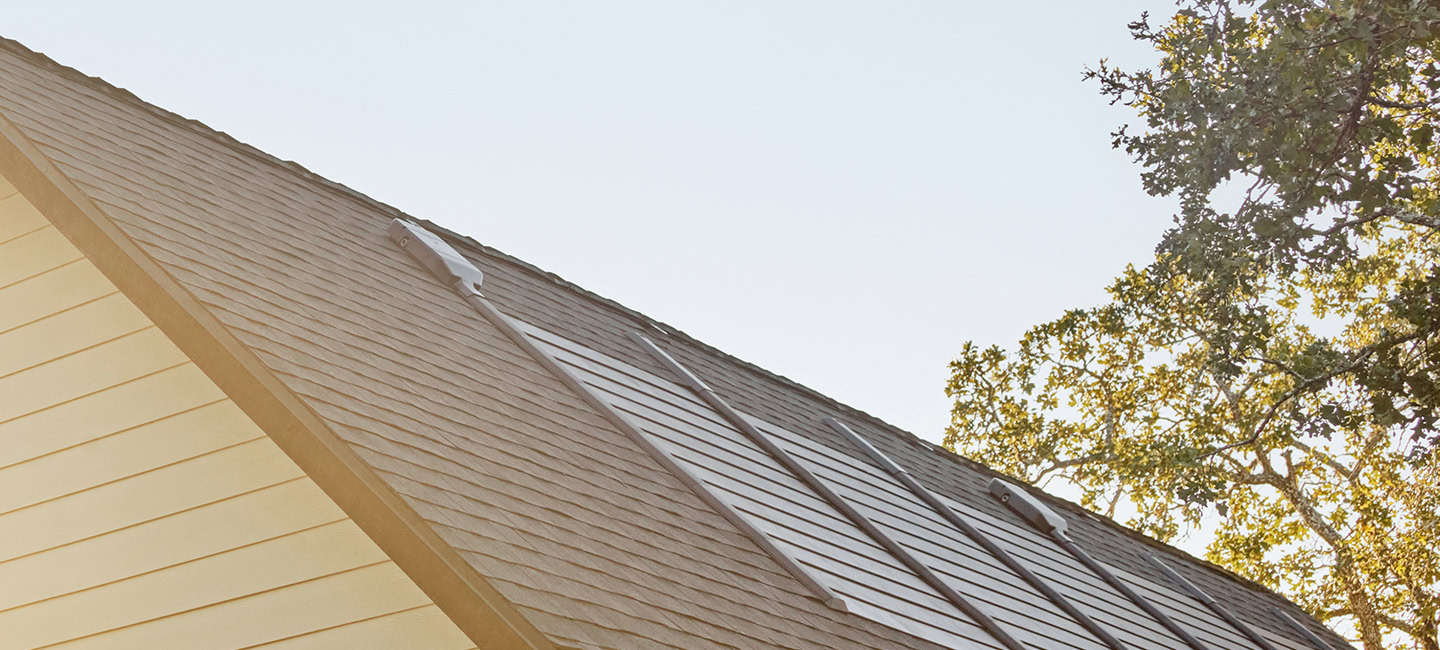 Nailable 57 W rooftop solar shingle has quarter-inch profile