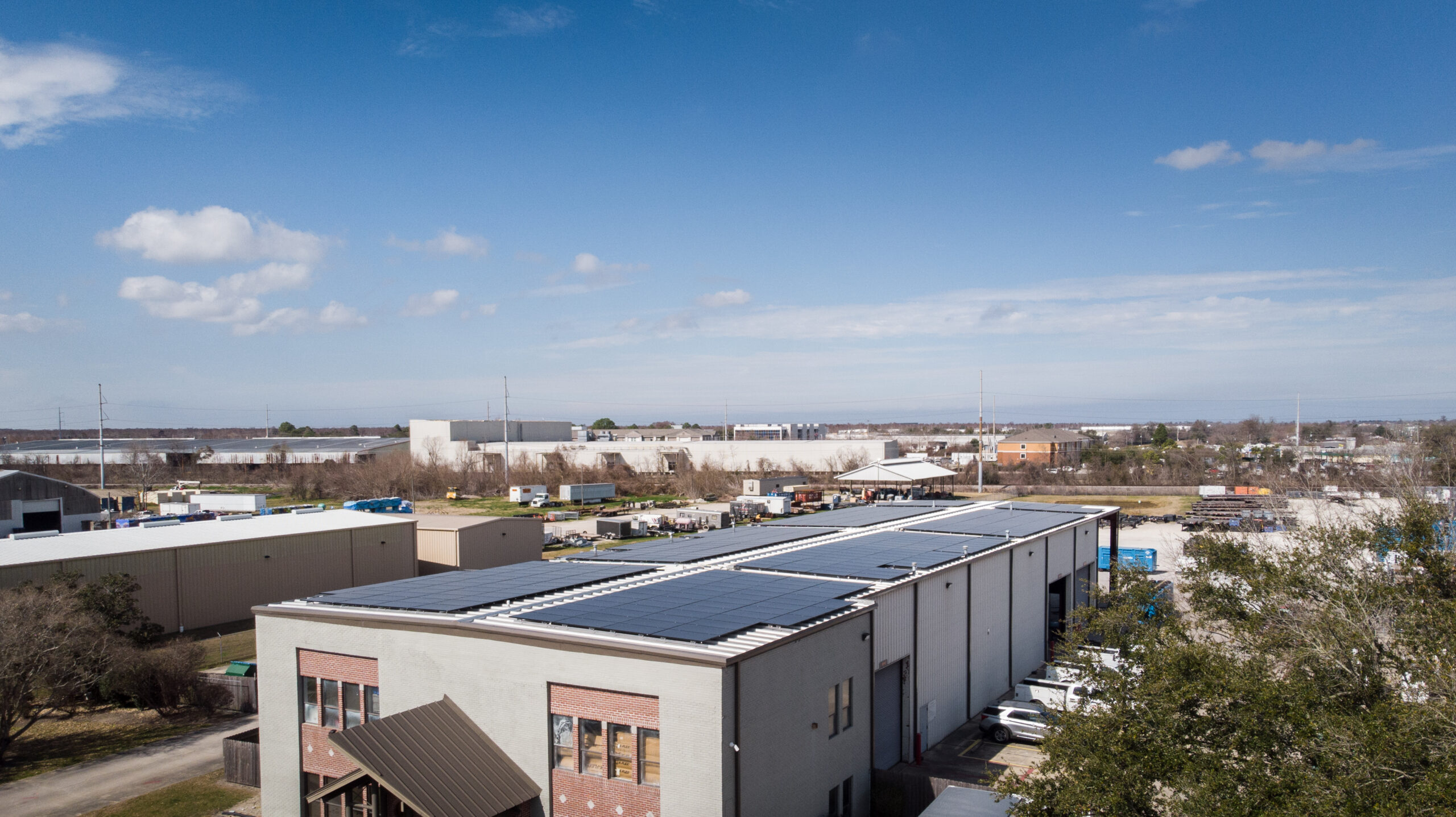 Clean energy company powers New Orleans service center with rooftop solar