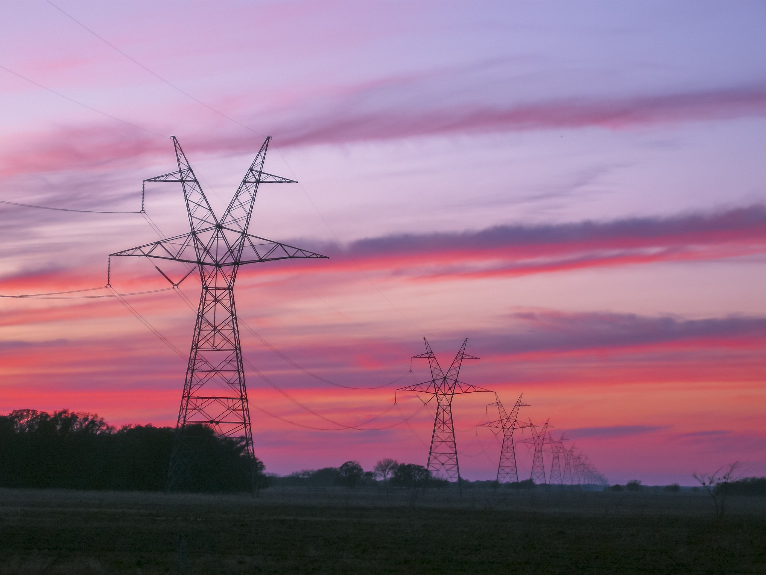AI platform brings real-time carbon tracking to solar and storage