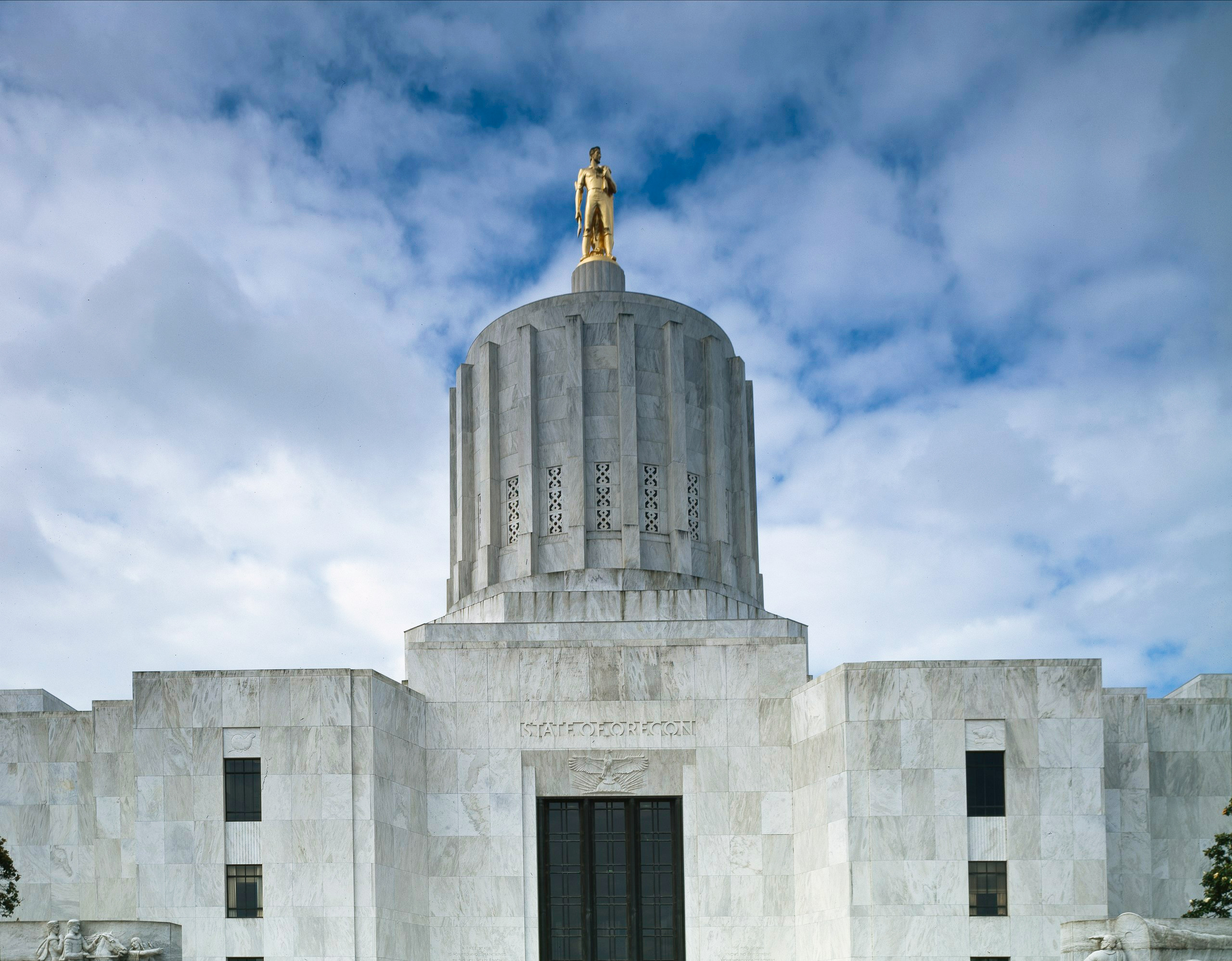 Oregon expands microgrids to beyond utility ownership