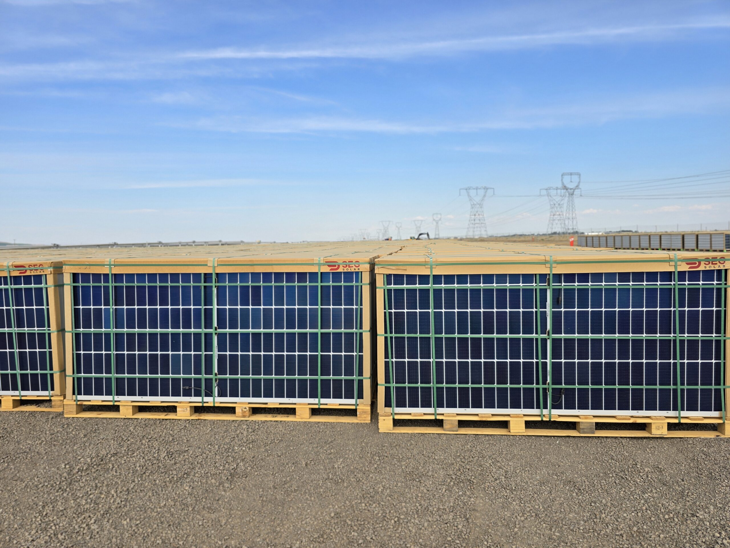 Oregon data center to be powered by 200,000 U.S.-made solar modules