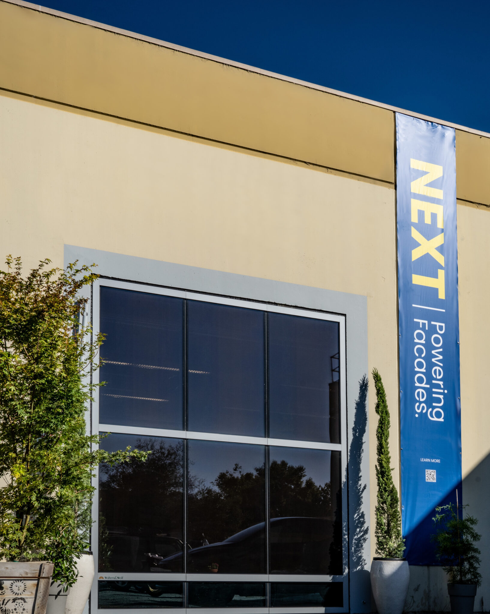California startup installs building-integrated, organic photovoltaic facade