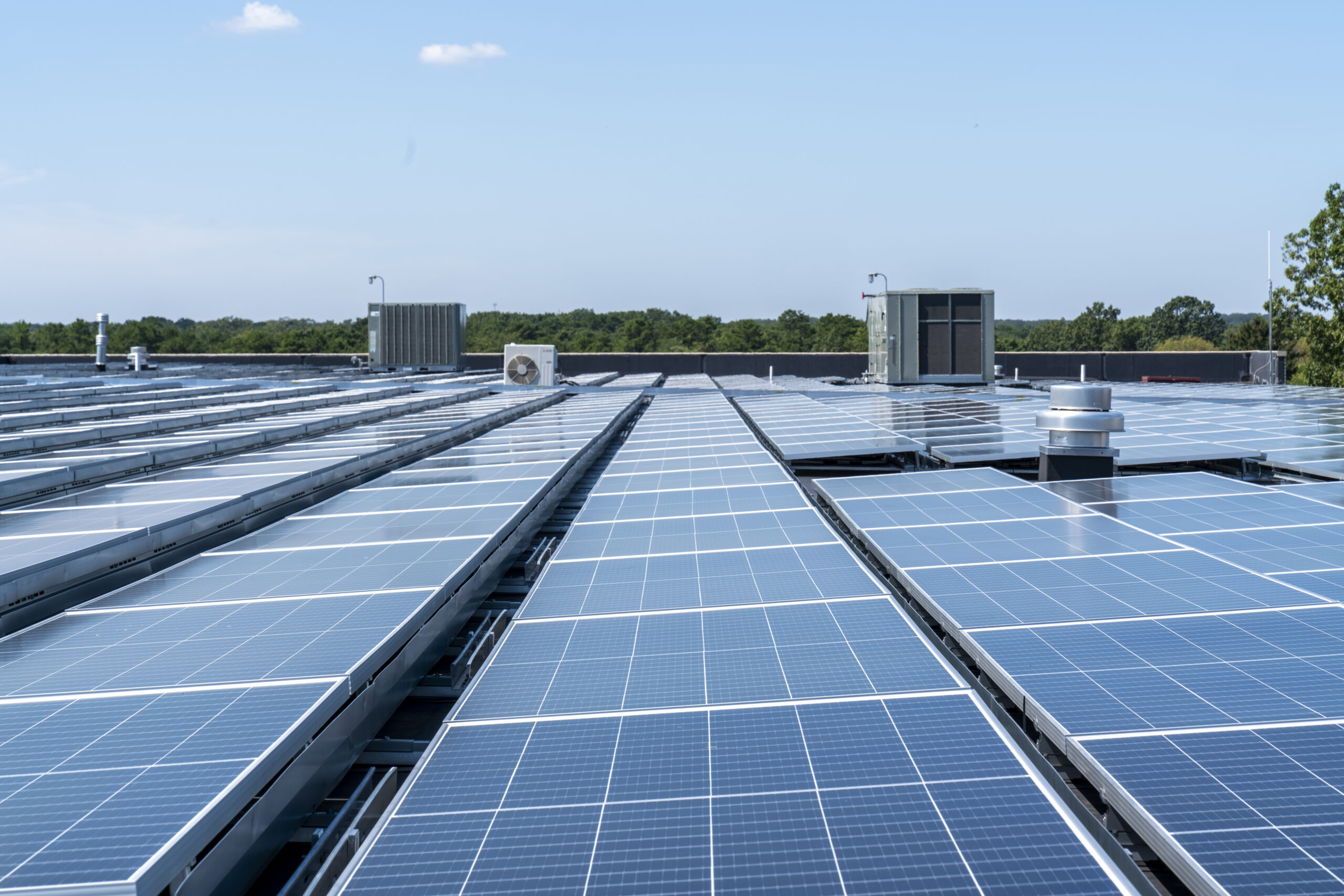 Two solar companies partner with a goal of 500 commercial rooftop projects