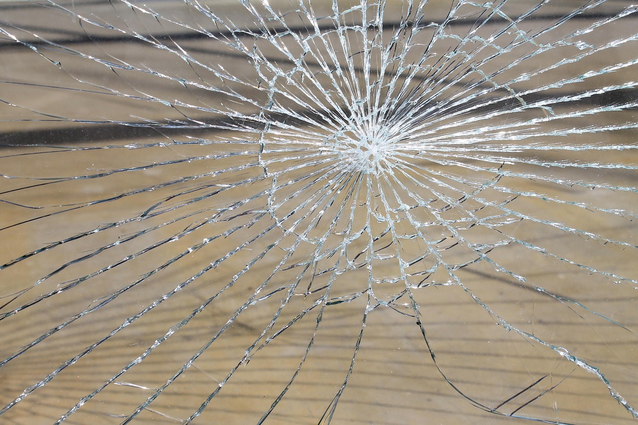 How to mitigate solar glass breakage