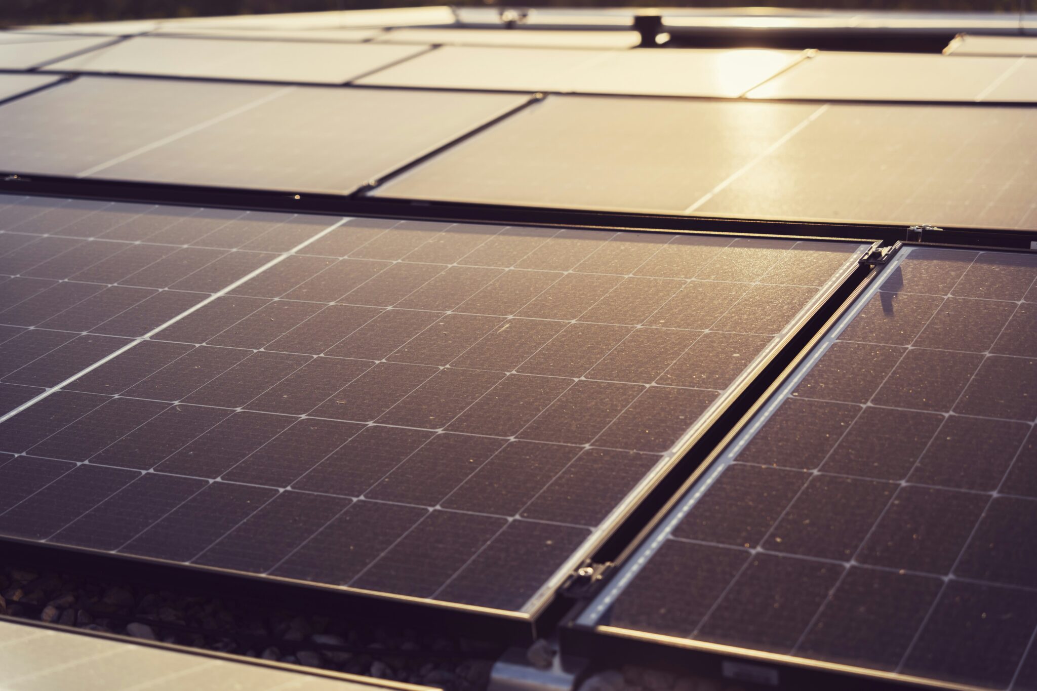 Quebec to offer rebates for home, commercial solar